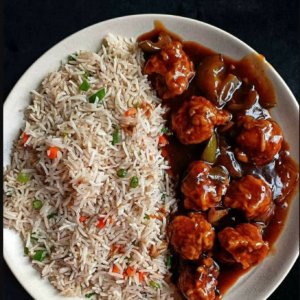 'Chilli Paneer with Fried Rice/Noodles